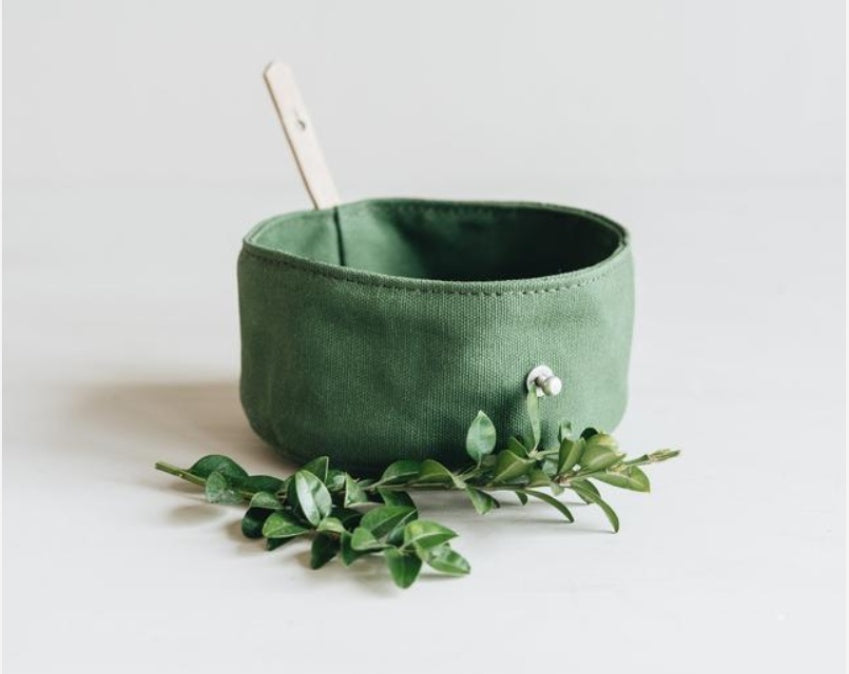 Portable Folding Canvas Dog Bowl for Drinking and Feeding